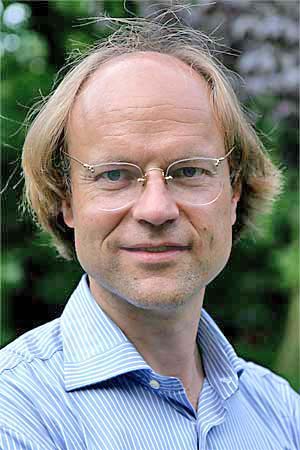 Hilmar H. Werner alias GuideAndCompany, Tour-Guide für Berlin, Potsdam und Umgebung. Spezialität: private guided tours, 'Zeitreisen' bzw. 'time travels', Gourmet-Tours. Sie möchten mich 'in action' sehen? Dann klicken Sie hier und scrollen Sie nach unten!